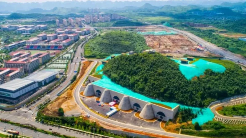 China está mudando el cerebro de su IA de las grandes ciudades al campo. En las montañas de Guizhou levanta una infraestructura que anticipa casi el doble de centros de datos para 2030