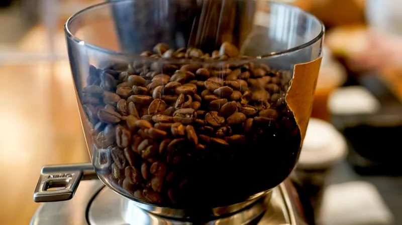 ¿Se avecina una crisis del café de calidad? Las lluvias en Brasil golpean las reservas de arábica, según medios