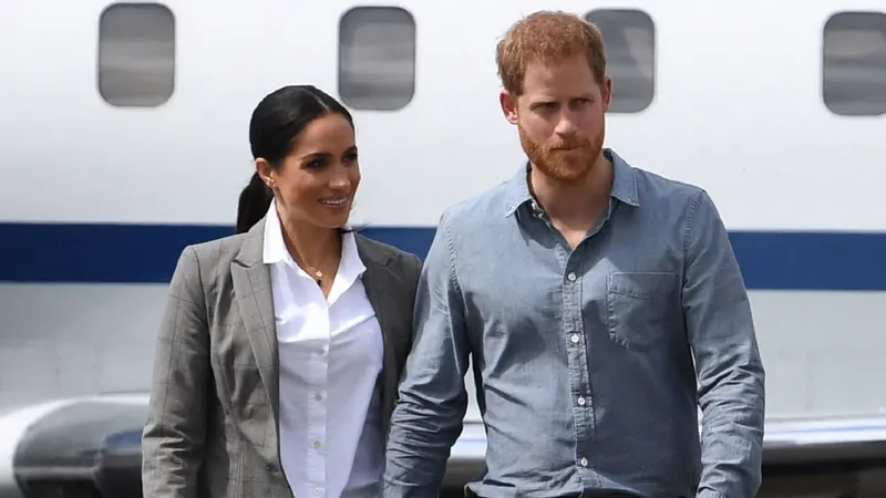 Así es el cómodo y costoso jet privado en el que el príncipe Harry y Meghan Markle viajaron al Reino Unido