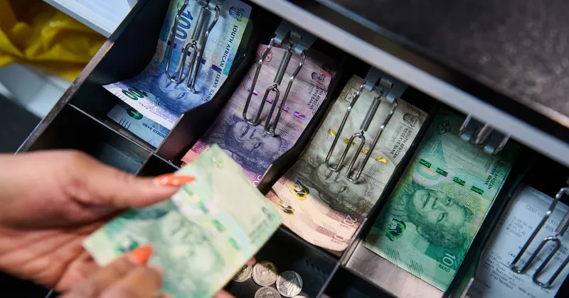 Divisas de mercados emergentes caen por cuarto día ante el alza de rendimientos de bonos del Tesoro
