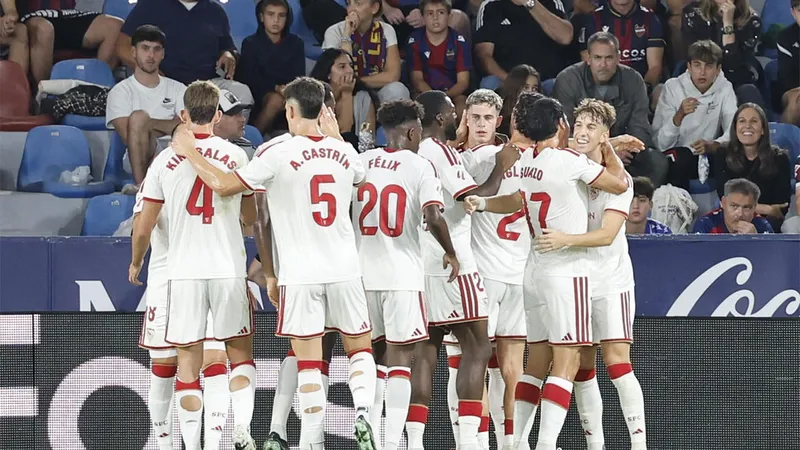 El partido más 'loco' de la temporada; tres goles y una expulsión en tiempo agregado