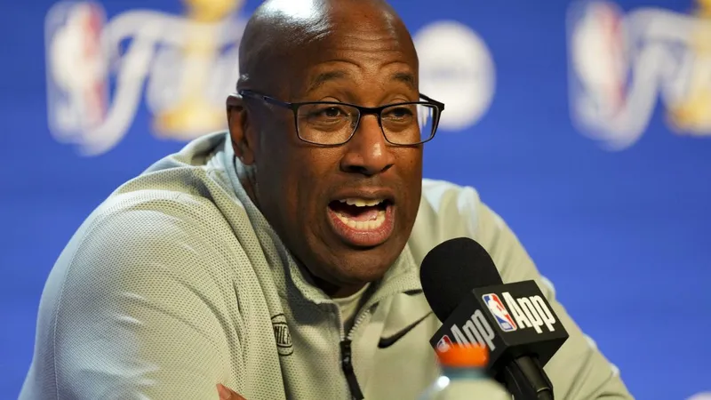 Mike Brown estalla contra el arbitraje