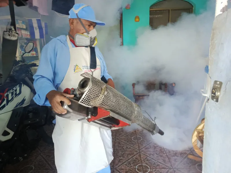 Brigadistas de salud intensifican acciones contra el dengue en Managua