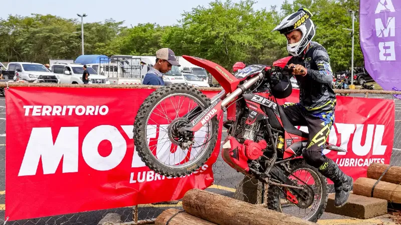Más de 120 pilotos participan en la sexta fecha del Campeonato Nacional de Motoenduro