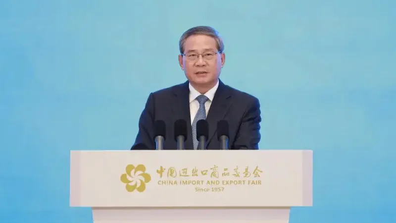 El primer ministro de China interviene en la ceremonia de inauguración de la 140ª Feria de Cantón