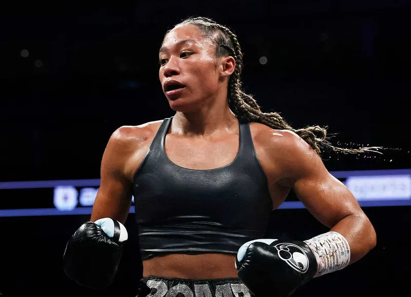 Alycia Baumgardner sube al ligero para desafiar a la campeona Elif Nur Turhan
