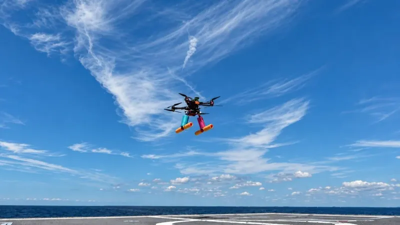 Estados Unidos prueba un dron capaz de aterrizar en barcos en movimiento sin GPS ni piloto