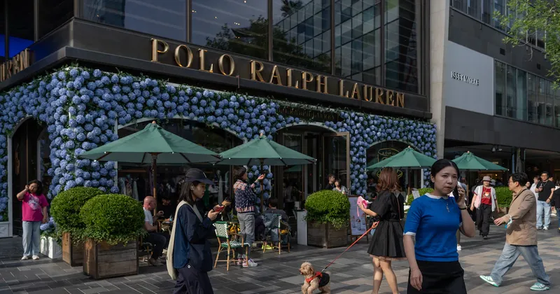 Ralph Lauren se dispara gracias a compradores de artículos de lujo que pagan precios completos