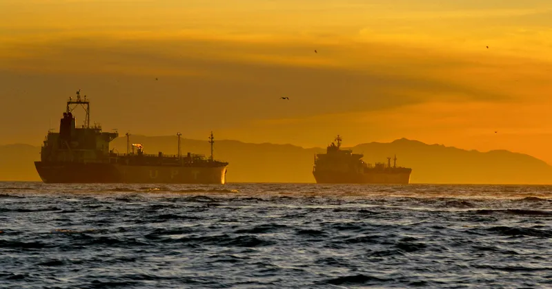 Ingresos de superpetroleros en ruta de Medio Oriente a Asia se acercan a US$510.000 diarios