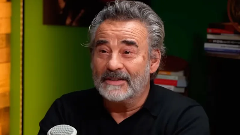 Eduard Fernández, actor: "Cuando pones un pepino en vinagre, muchas veces acaba siendo un pepinillo y un pepinillo nunca vuelve a ser un pepino"