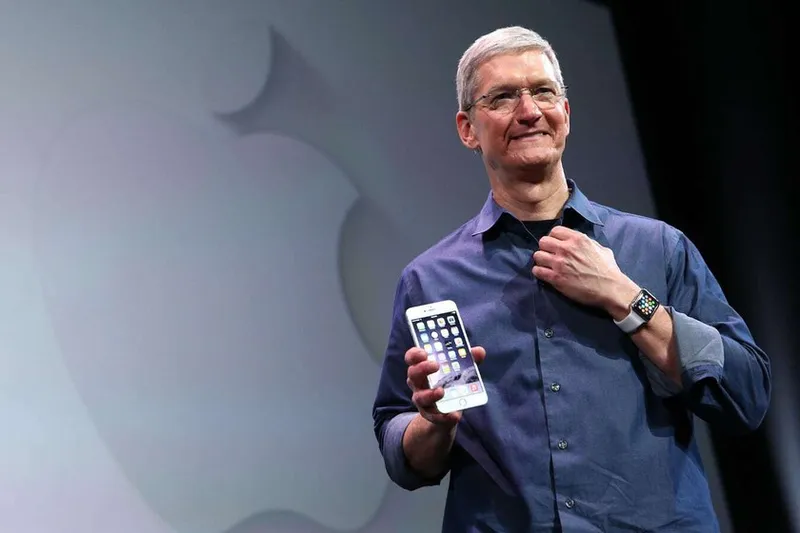 "Lo difícil es recortar". La estrategia de la que Tim Cook presumía en Apple y que 12 años después es bien distinta