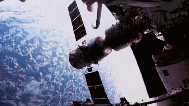 Nave espacial china Shenzhou-23 se acopla a la estación espacial Tiangong