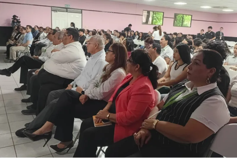 Comunidad de la UCN debate sobre IA y talento humano