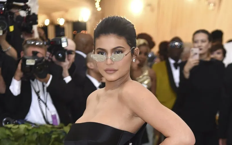 Kylie Jenner protagonizará 'Bachelorette Weekend', serie producida con su hermana Kim Kardashian