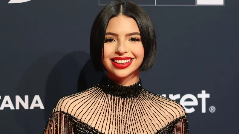 Ángela Aguilar cambia de look: regresa a la melena larga, ahora como una guapa castaña