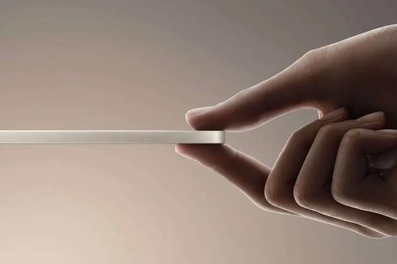 Para no ofender a las 🍆 pequeñas, el iPad mini se ve obligado a cambiar de imagen