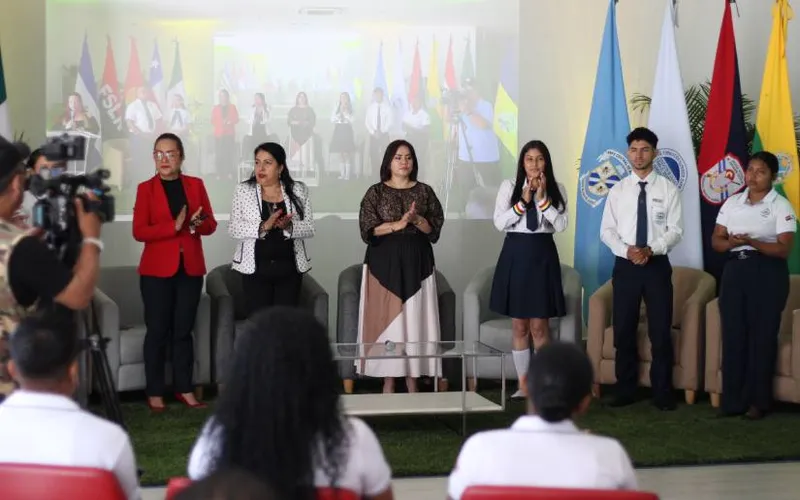 MINED impulsa diálogo sobre educación inicial con futuros docentes de Escuelas Normales Superiores
