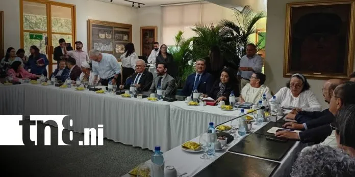 Banca privada recibe propuesta de reformas parciales a la Constitución de Nicaragua