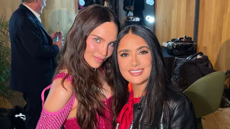 Con la bendición de Salma Hayek, Belinda toma el escenario en la inauguración del Mundial 2026