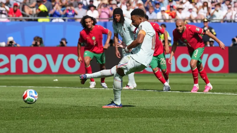 “Me dejé desconcentrar”: Mbappé culpa al árbitro Facundo Tello y aclara si jugará las semifinales