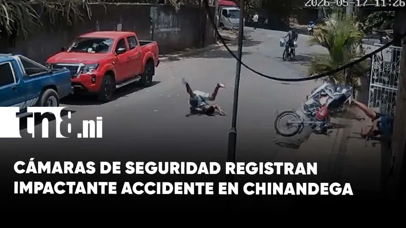 Cámaras captan aparatoso accidente de motociclistas en El Viejo, Chinandega