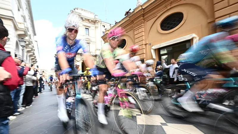 Enric Mas, segundo ante Narváez en el sprint de la 11ª etapa