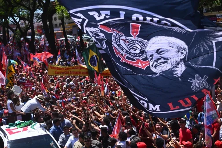Manifestaciones en Brasil apoyan a Lula y buscan frenar a la extrema derecha