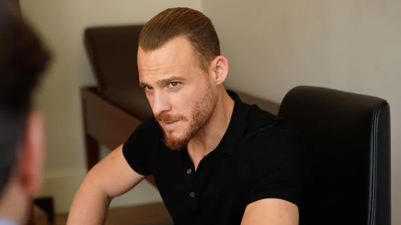 Kerem Bürsin tiene un nuevo proyecto: protagonizará una película turca con espíritu deportivo