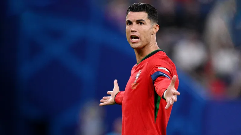 La Federación Portuguesa de Fútbol suspende temporalmente a Ronaldo y abre un expediente disciplinario en su contra
