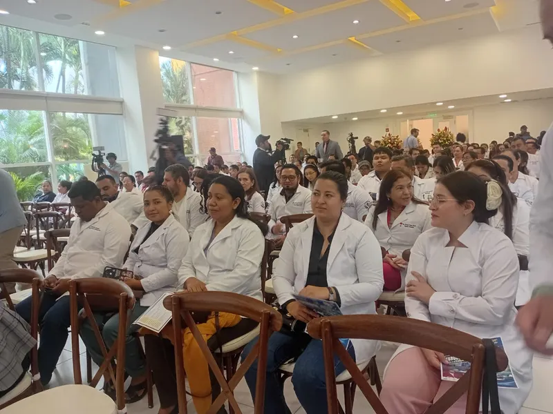 Especialistas internacionales exploran las nuevas fronteras de la neurocirugía en Nicaragua