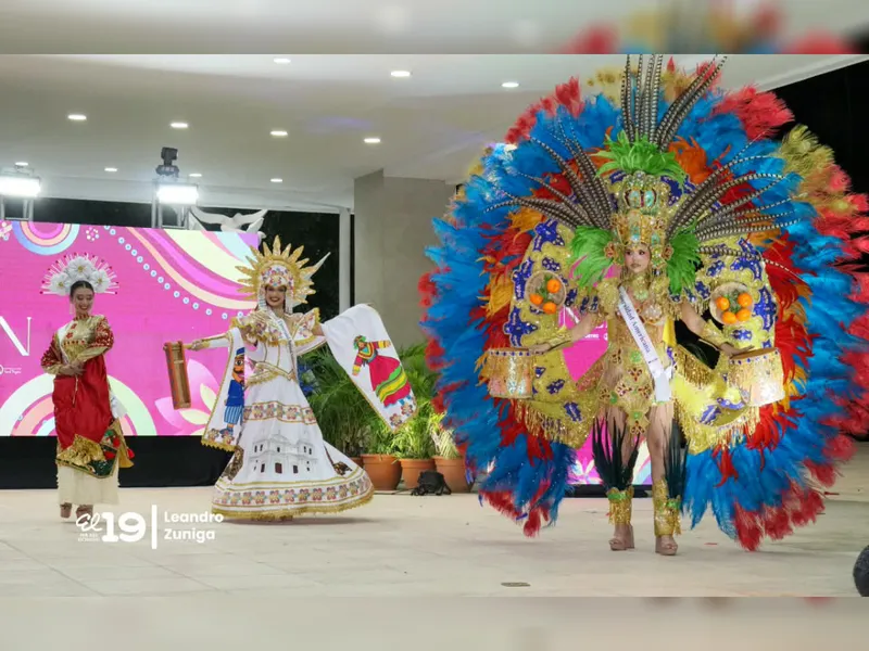 Celebran concurso de Trajes de Fantasía “Encantos del Huipil”