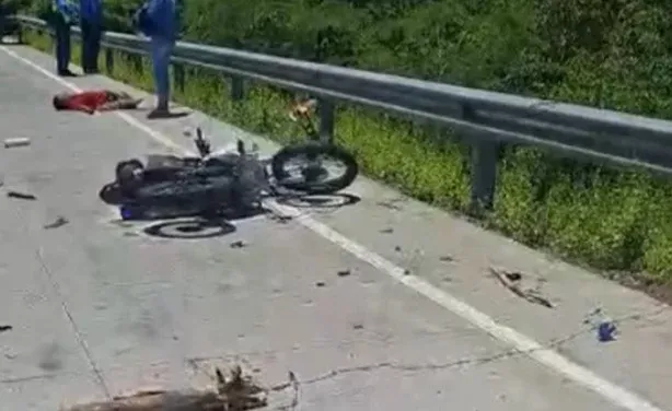 Hombre grave al estrellarse a bordo de su motocicleta en El Viejo