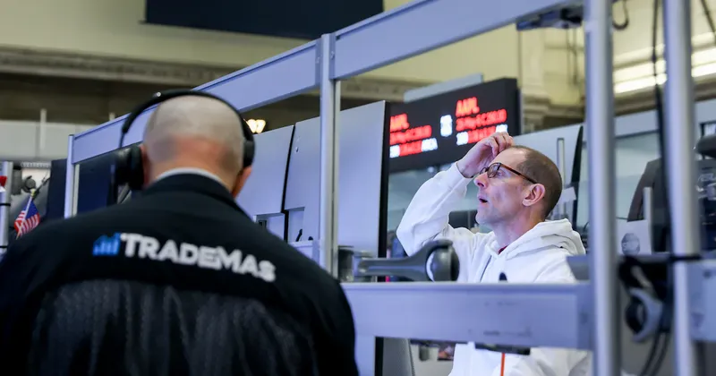 S&P 500 avanza pese a nuevas tensiones en el estrecho de Ormuz y repunte del petróleo