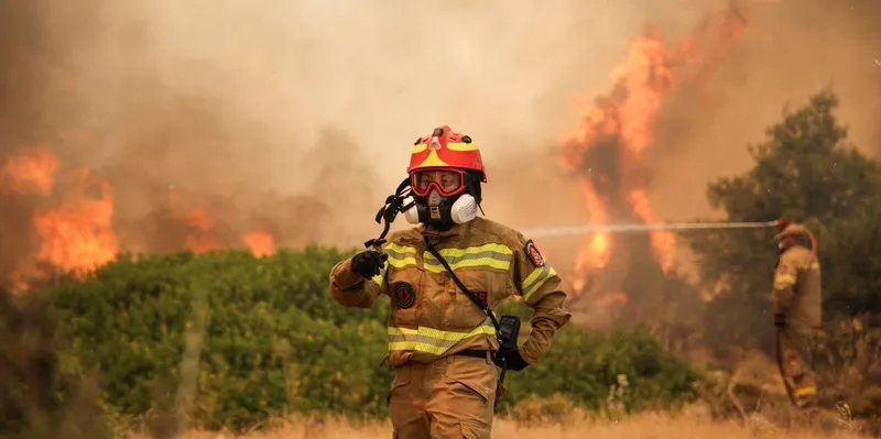 Grecia bajo fuego: ola de calor extrema amenaza con desatar nuevos incendios