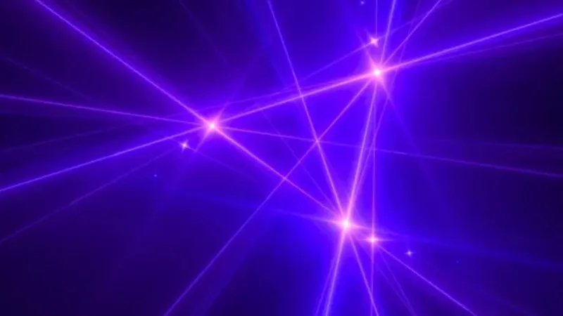 DARPA acaba de enviar electricidad por láser a más de ocho kilómetros de distancia. El experimento no reemplaza los cables todavía, pero demuestra que la energía inalámbrica ya no es solo una vieja fantasía tecnológica