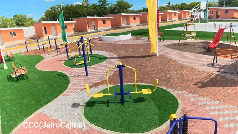Entregan viviendas en Urbanización Nuevas Victorias Comandante Germán Pomares “El Danto”