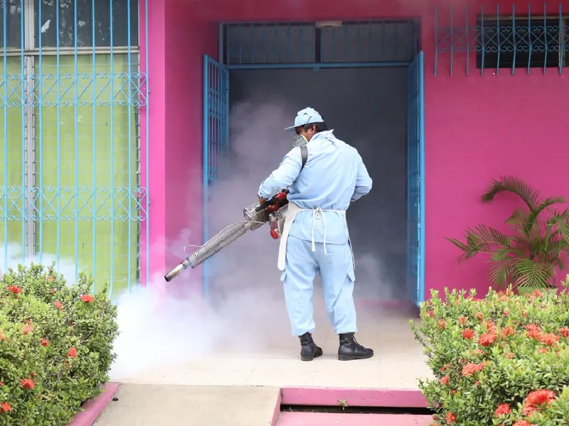 MINSA combate criaderos de mosquitos en Managua