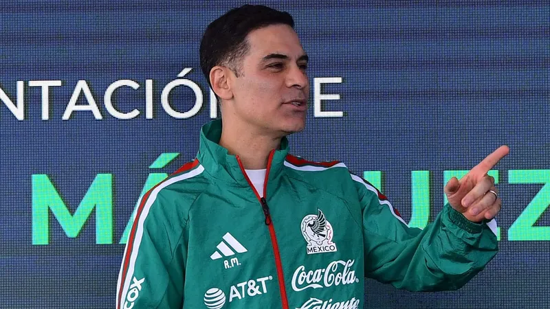 Rafael Márquez, a hacer como seleccionador lo que no logró como jugador