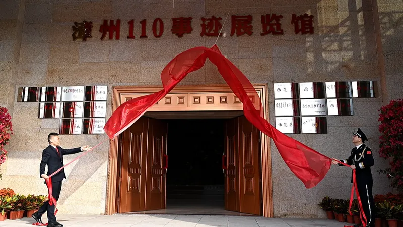 Xi Jinping insta a policía china a seguir comprometida con servir al pueblo con responsabilidad y dedicación