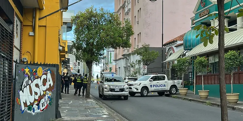 Acribillan a pareja dentro de un carro en Costa Rica, una de las víctimas...