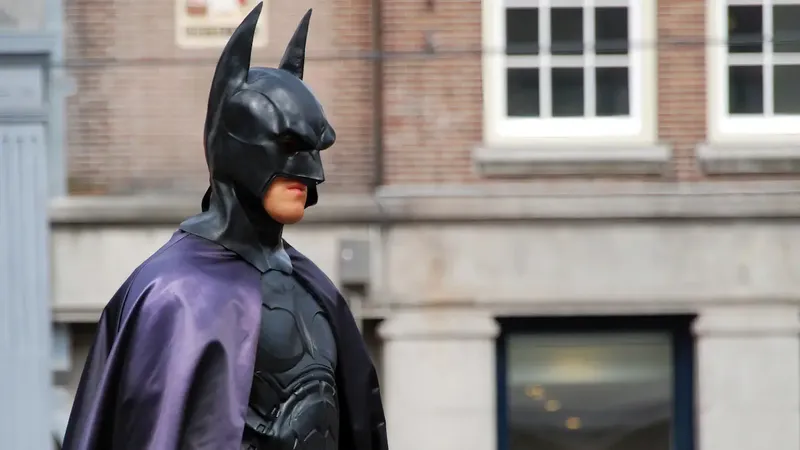 Ciudad gótica y Batman llegan a la CDMX en una exposición gratuita: Batimóvil, cosplay, cine y actividades para toda la familia