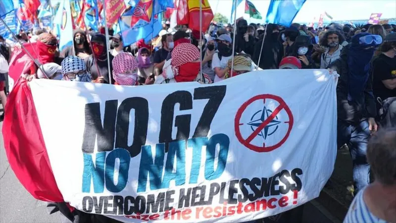 Miles protestan en Ginebra contra G7, “símbolo de la concentración del poder”