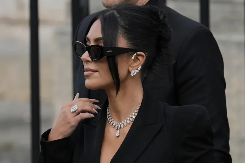 ¿Transportaban cocaína junto a paquetes de “Skims”, la marca de ropa íntima de Kim Kardashian?