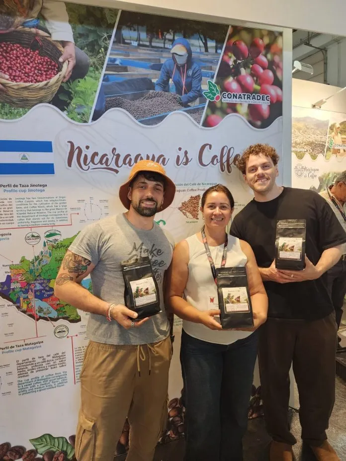 Nicaragua concreta negocios en feria internacional del café