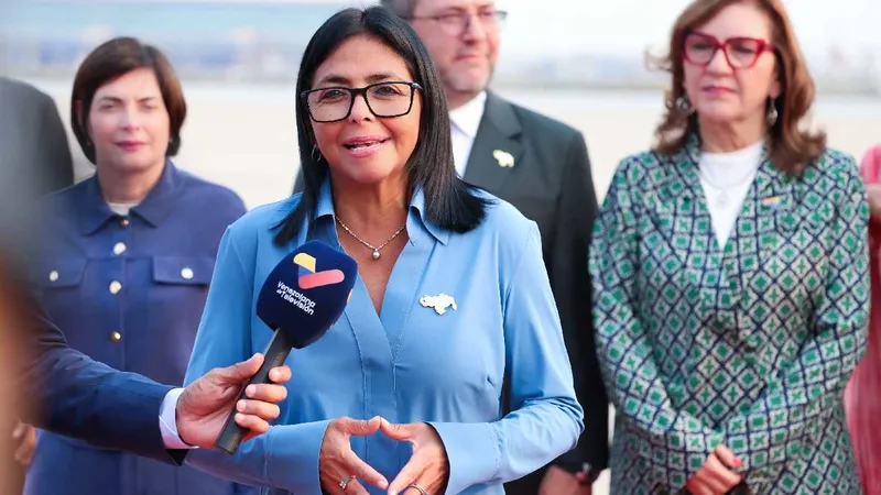Delcy Rodríguez llega a India para reuniones de alto nivel