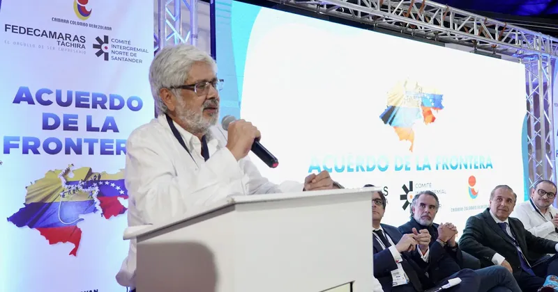 Asesor económico de Cepeda habla de la línea roja petrolera y lo que viene en materia de impuestos