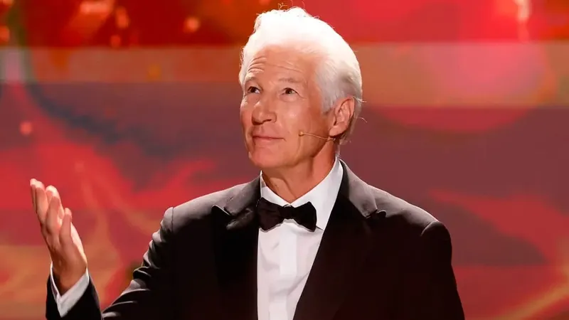 Richard Gere busca la casa de sus sueños en España: está enamorado de un pequeño pueblo gallego con una de las rentas per cápita más altas del país
