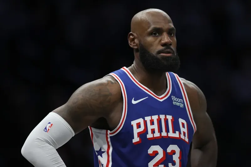 LeBron James analiza una temporada en busca de un nuevo anillo en la NBA