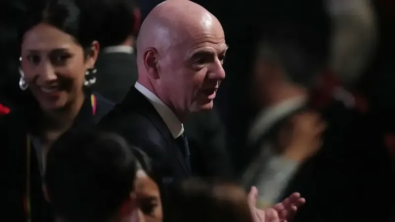 The Telegraph: Infantino ayudó a una amante a conseguir un ascenso y un aumento salarial