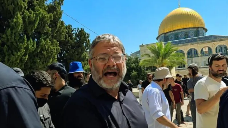 Ocho países condenan profanación israelí de la Mezquita Al-Aqsa